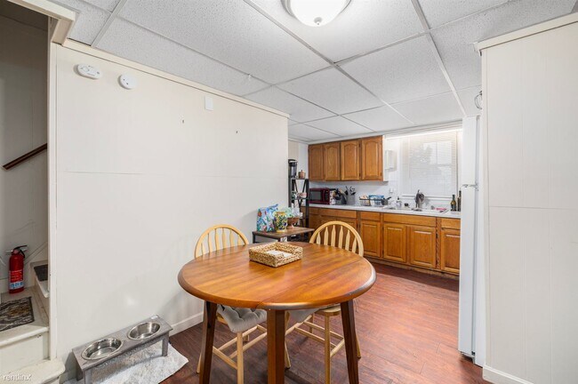 Building Photo - 2 br, 1 bath House - 12 Grove Street