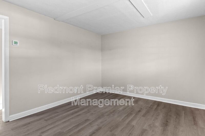 Foto principal - 500 Bethania-Rural Hall Rd