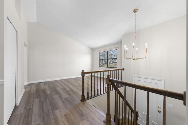 Building Photo - TOTALLY UPDATED 3 BEDROOM HOUSE IN WEST KN...