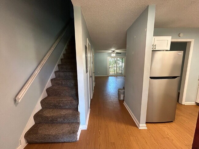 Foto del edificio - 2BR/1.5BA Townhouse Apartment Conveniently Located!