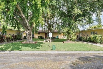 Building Photo - 227 SE 1st St