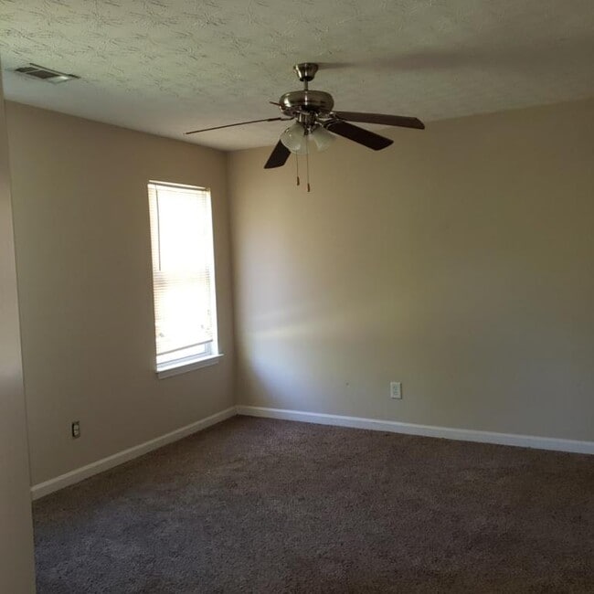 Building Photo - 7002 Setters Way