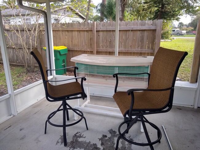 Building Photo - 213 Martin St