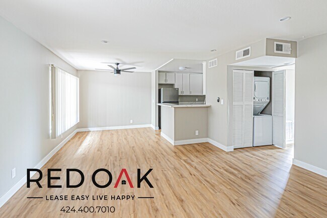 Foto del edificio - ~1 Month FREE~ Beautiful Two Bedroom with ...