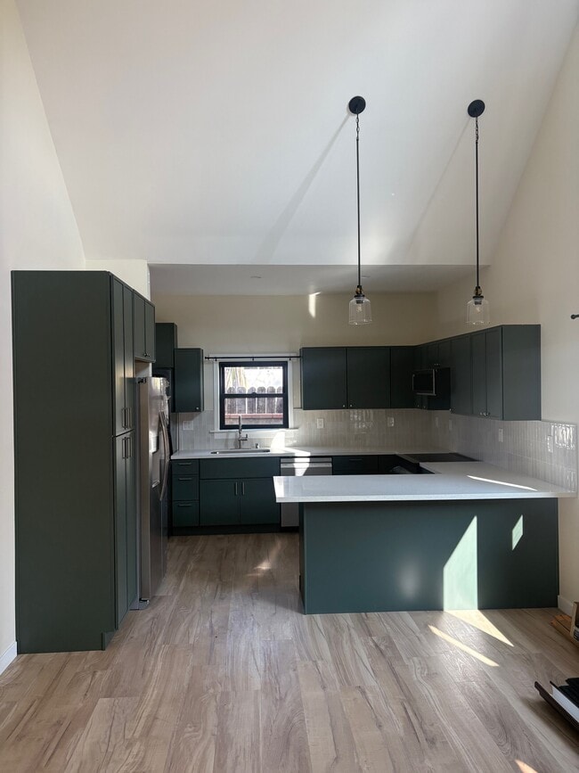 Building Photo - 3727 Gundry Ave