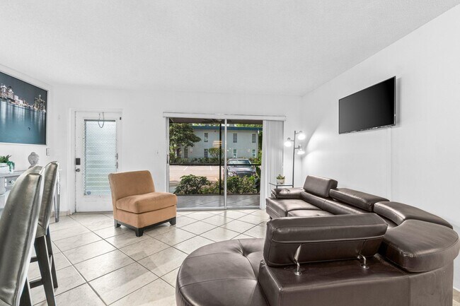 Foto del edificio - 7531 S Oriole Blvd
