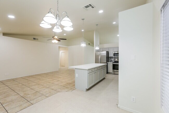 Foto del edificio - 2904 W Sunland Ave