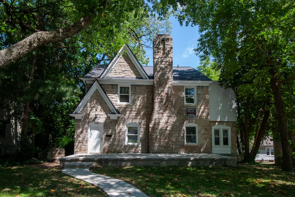 Primary Photo - 706 N Washington St