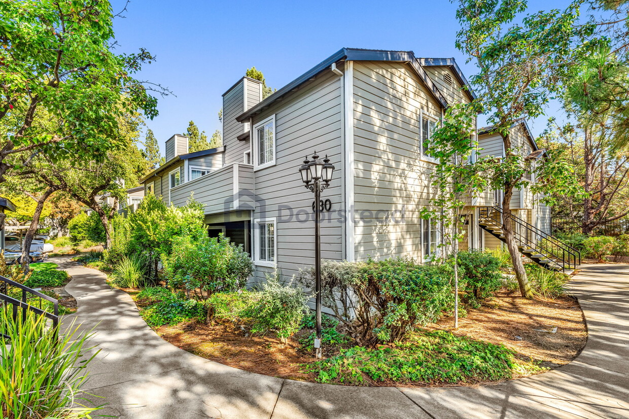Primary Photo - 630 Canyon Oaks Dr