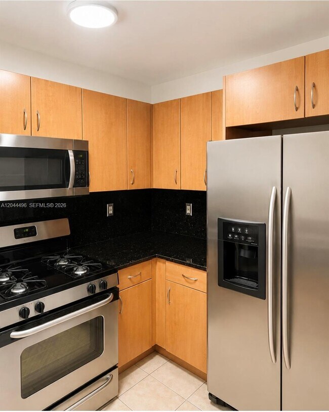 Foto del edificio - 16851 NE 35th Ave
