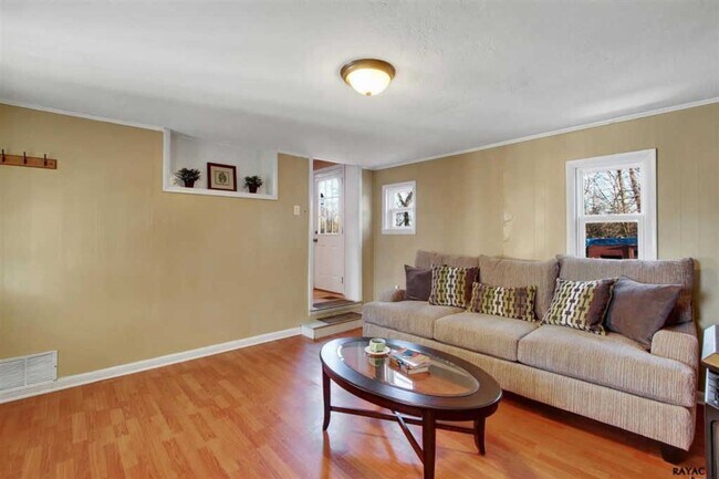 Foto del edificio - Coming Soon! Beautiful 3 Bedroom, 1 Bath H...