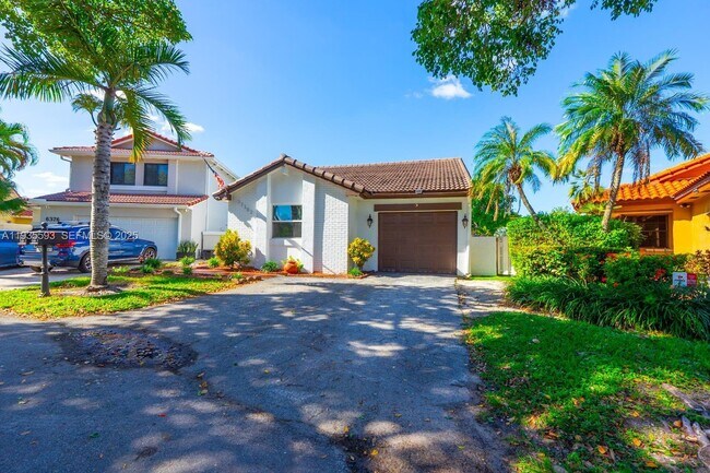 Foto del edificio - 17302 NW 63rd Pl