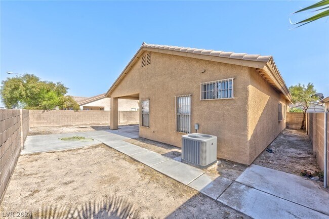 Building Photo - 1412 Old Cobble Dr