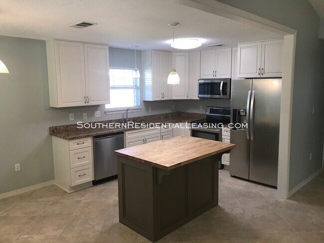 Foto del edificio - 124 Beacon Way ~By Southern