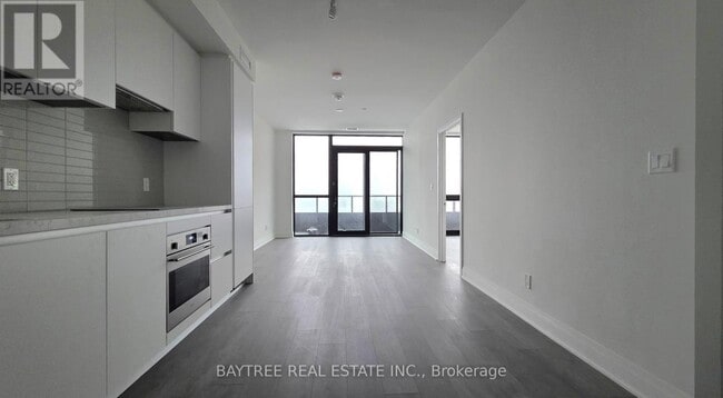 Building Photo - 2 Erskine Rd