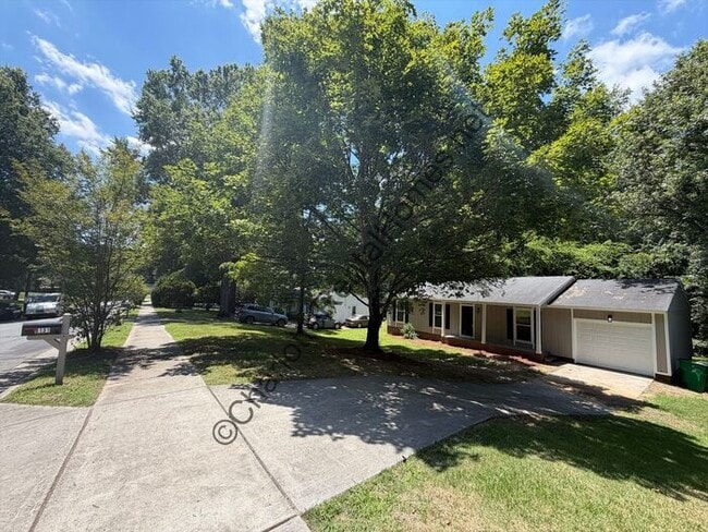 Building Photo - Beautifully Updated 3BR/2BA Home with Garage in Charlotte!