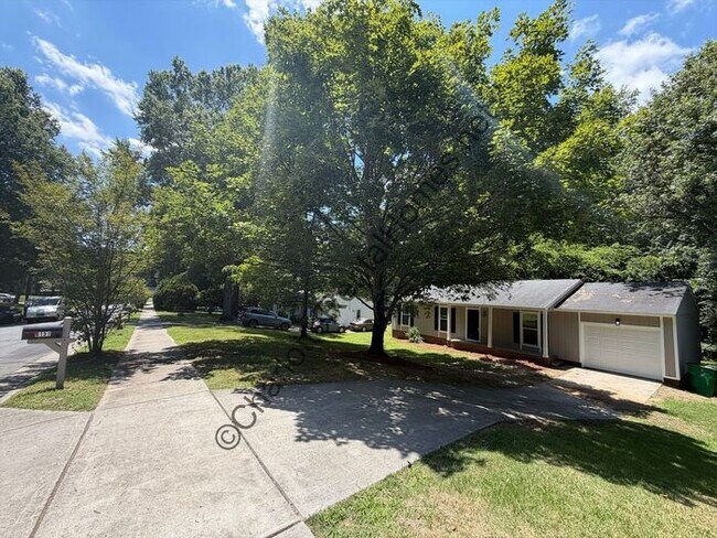 Foto del edificio - Beautifully Updated 3BR/2BA Home with Garage in Charlotte!