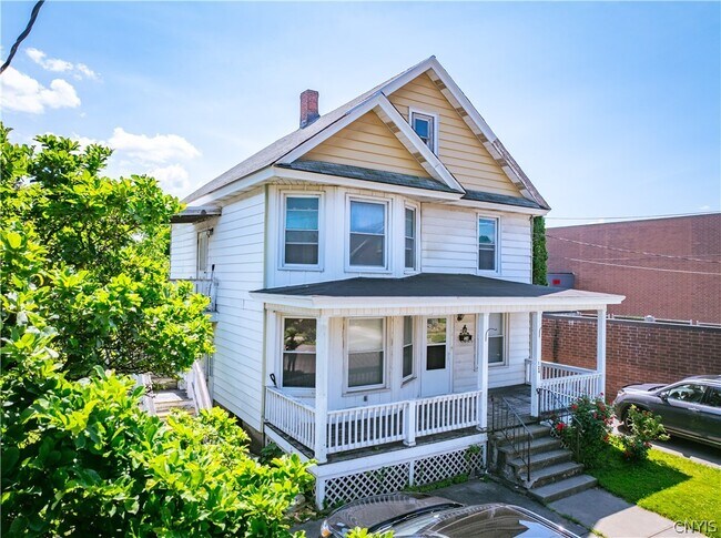 Building Photo - 124 Second Ave