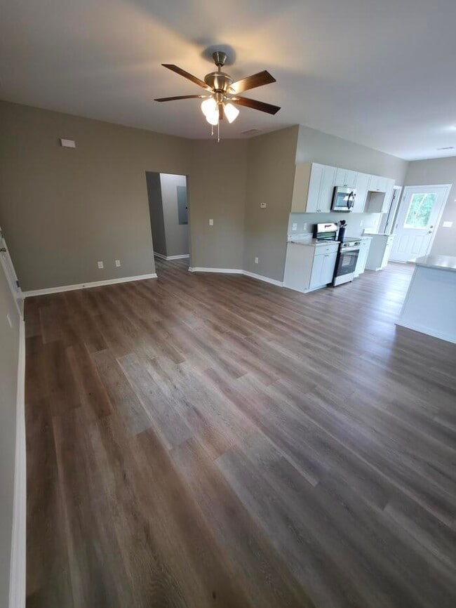 Foto del edificio - 156 Charlotte Cir