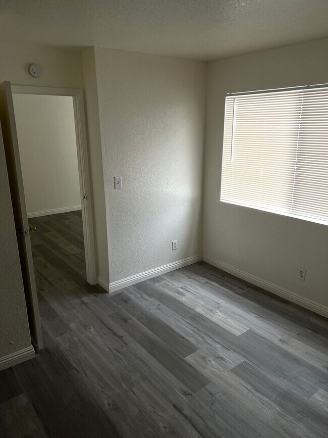 Building Photo - UPGRADED 1 Bedroom 1 Bath Twain & Valley View