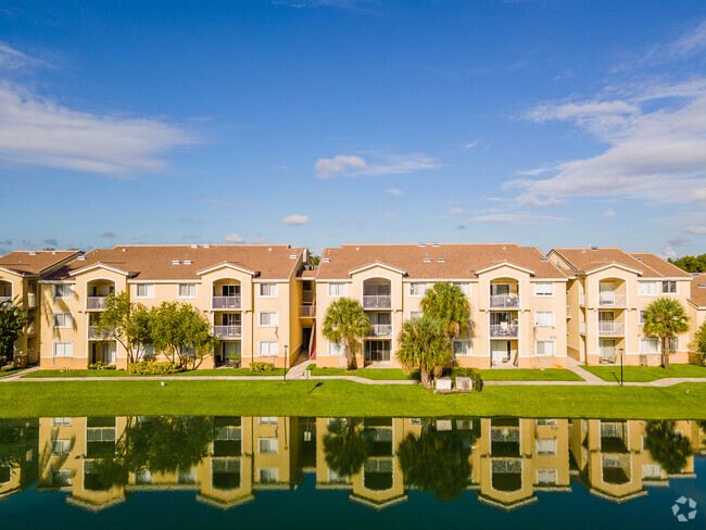 Foto del edificio - Royal Grand Condominiums