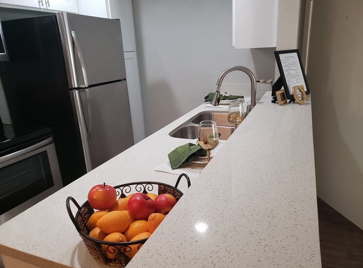 Foto principal - 9404 Regent St