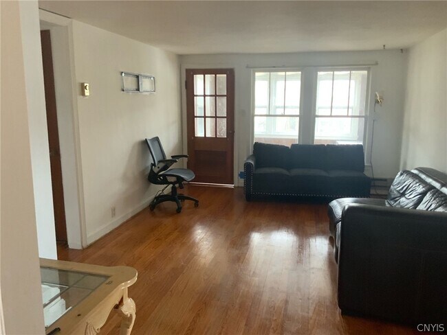 Foto del edificio - 214 1st N St