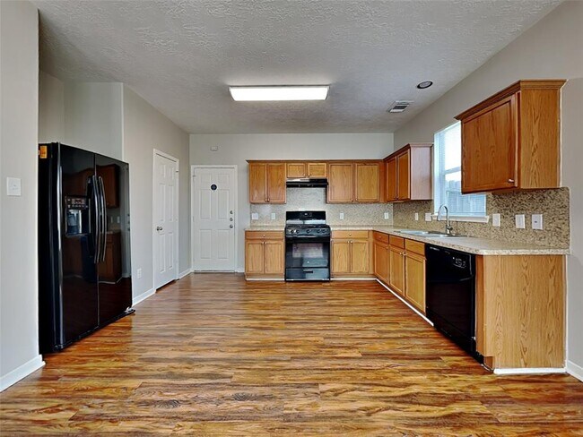 Building Photo - 21146 Field House Ct