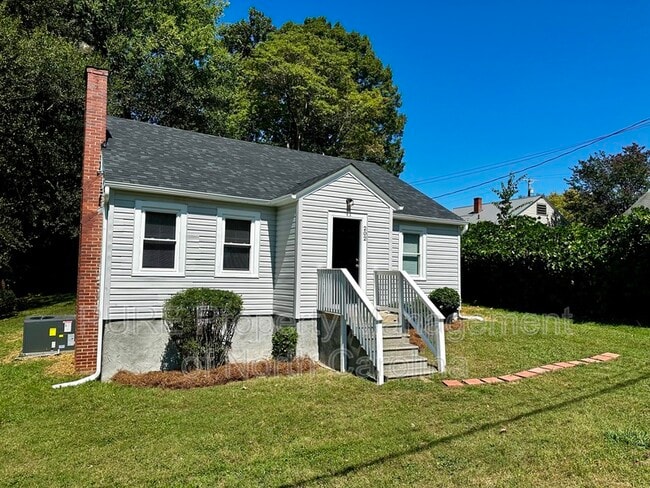 Building Photo - 202 Pope St