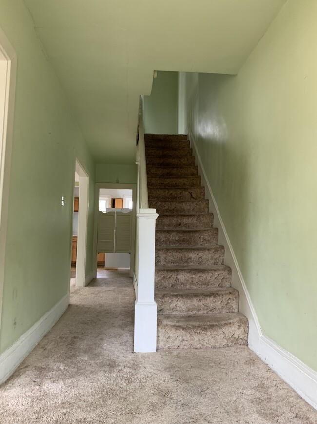 Front entry and stair to 2nd floor - 408 S Walnut St