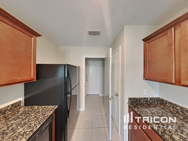 Building Photo - 332 Summer Horse Dr