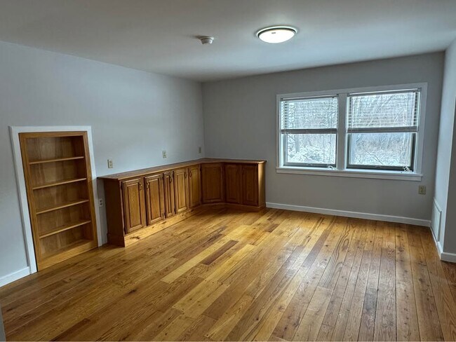 Foto del edificio - 49 Glenwood Ave