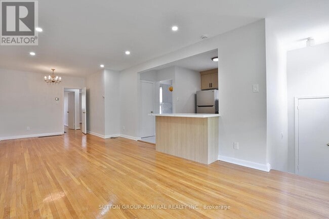 Building Photo - 264 Mcconvey Dr