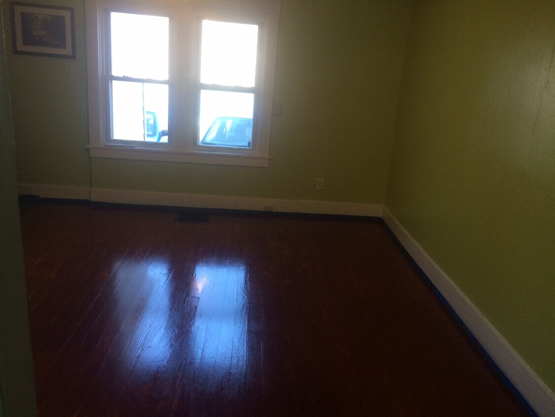 Primary Photo - 113 River Rd