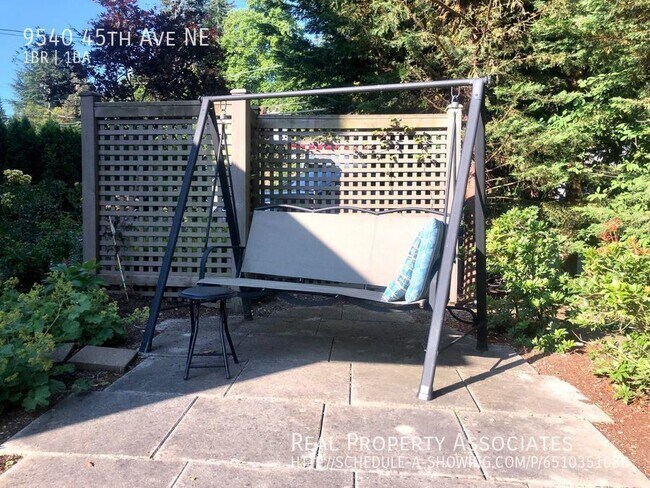 Building Photo - Enjoy the beautiful downstairs 1 bedroom M...