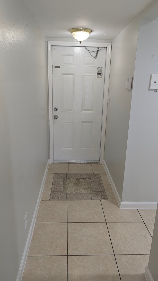 Entrance Hall - 3777 NW 78th Ave