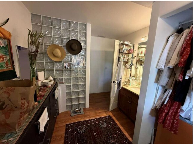 Foto del edificio - 61 Ortiz Rd