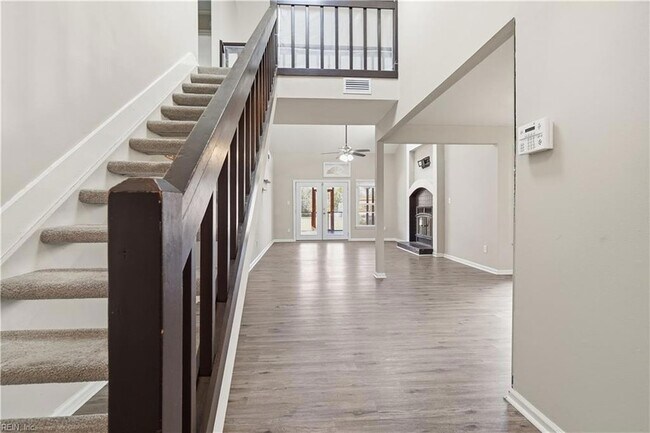 Foto del edificio - 1329 Thamesford Dr