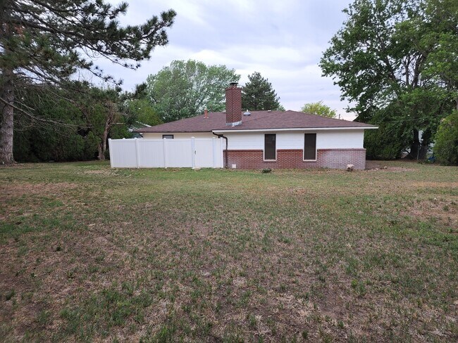 Building Photo - 201 Texas Trail