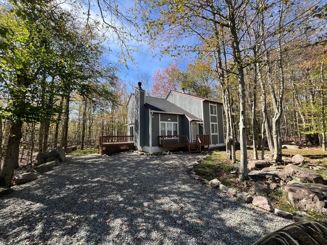 Building Photo - 8446 Bear Trail Dr