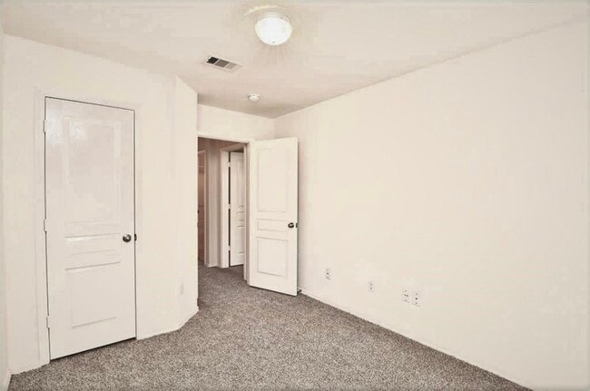 Building Photo - 16747 Libson Falls Dr