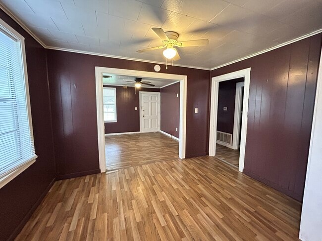 Building Photo - 1807 W 27th Ave