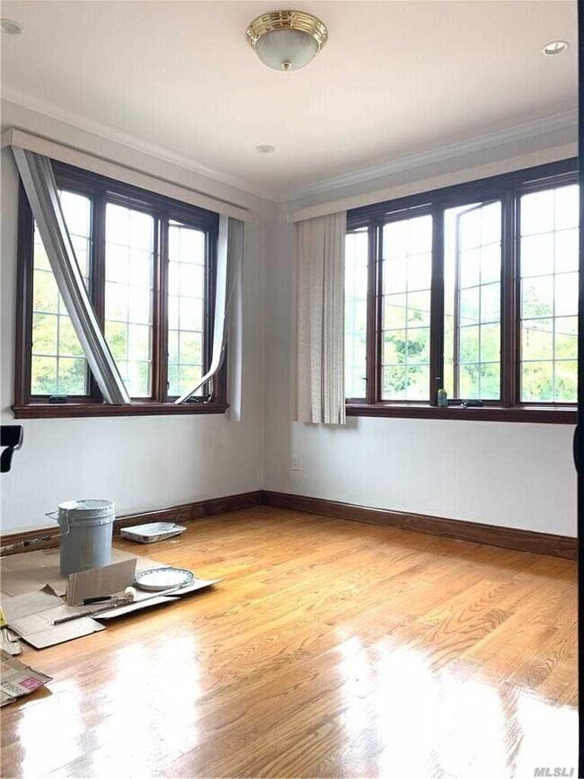 Building Photo - 5702 Parsons Blvd