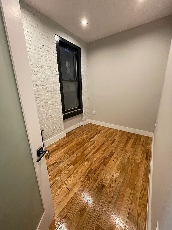Building Photo - 273 West 10th Street