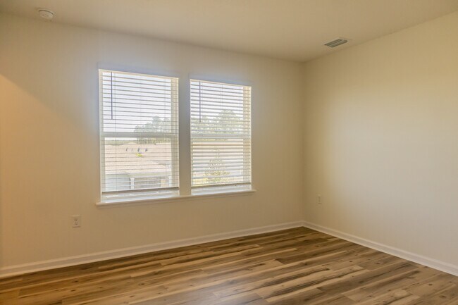 Foto del edificio - 7901 Merchants Way