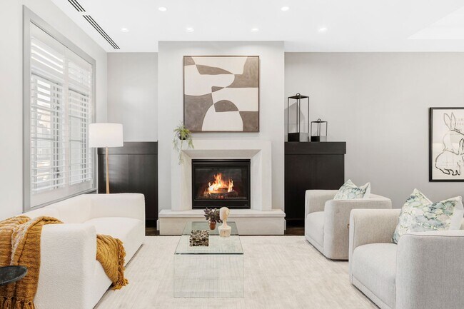 Foto del edificio - LUX 2BD, 2.5BA Brownstone in Cherry Creek ...