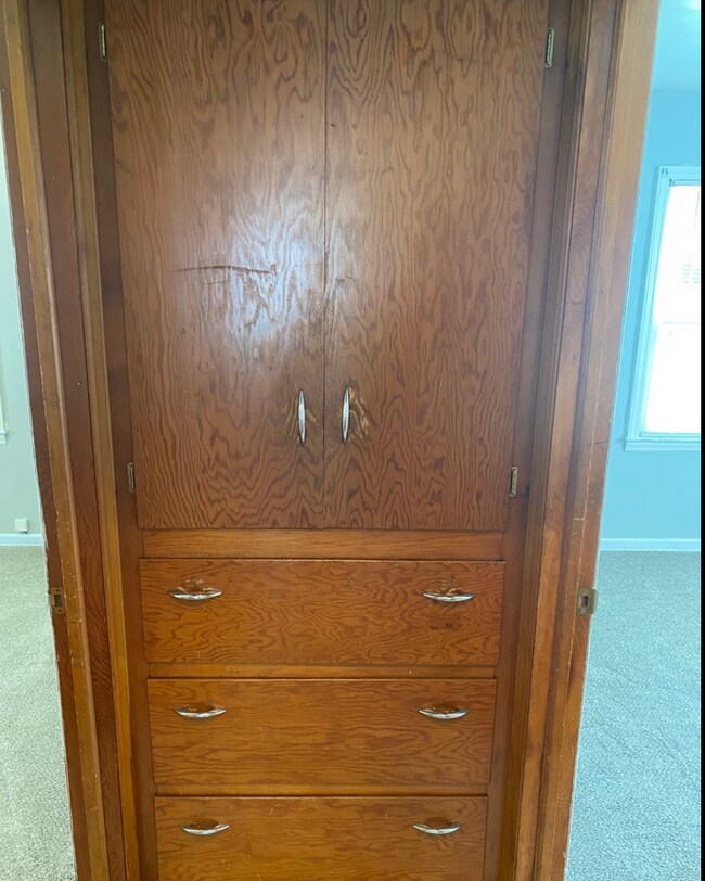 Building Photo - Welcome Home! 2 Bedroom 1 Bathroom House w...