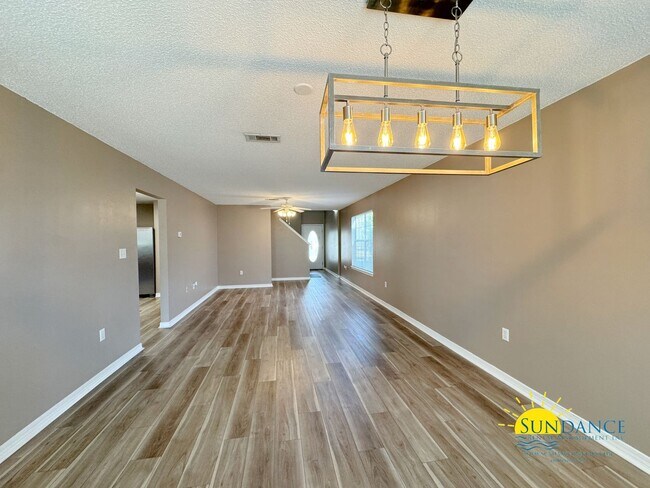 Foto del edificio - Charming 3-Bedroom Home in Central Destin – Prime Location!