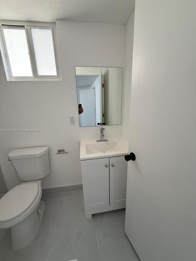 Foto del edificio - 6931 SW 24th Ct