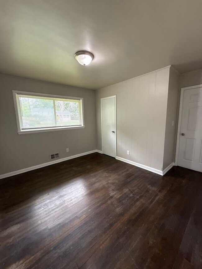 Foto del edificio - Charming 3-Bedroom Home in Decatur – Minut...